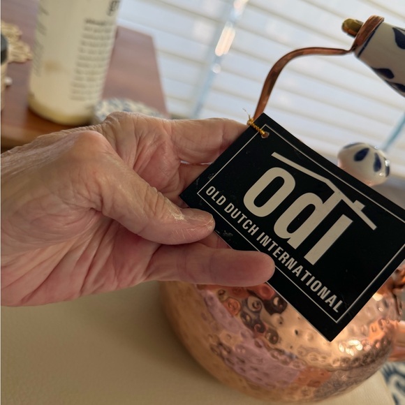 Old Dutch International Hammered Copper Teapot with Ceramic Handle - Picture 2 of 8